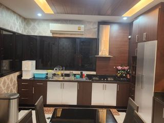 For sale 3 bed retail Space in Mueang Surat Thani, Surat Thani