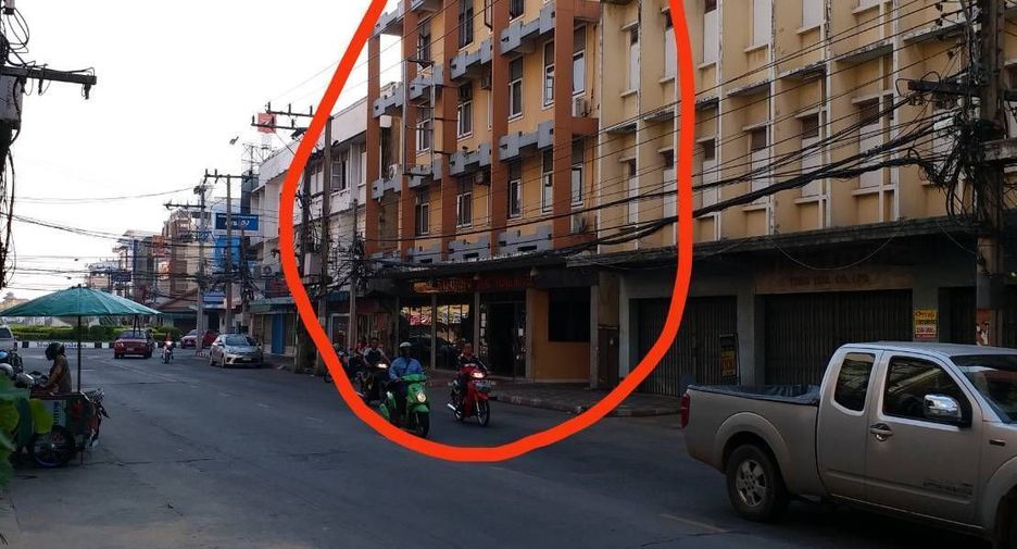 For sale hotel in Mueang Surin, Surin