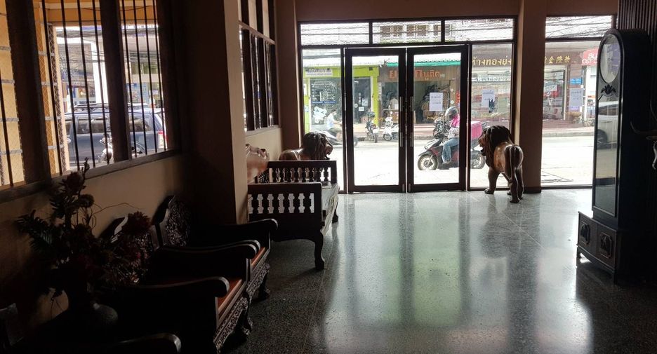 For sale hotel in Mueang Surin, Surin