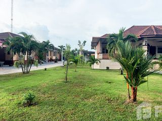 For sale 10 bed hotel in Mueang Rayong, Rayong