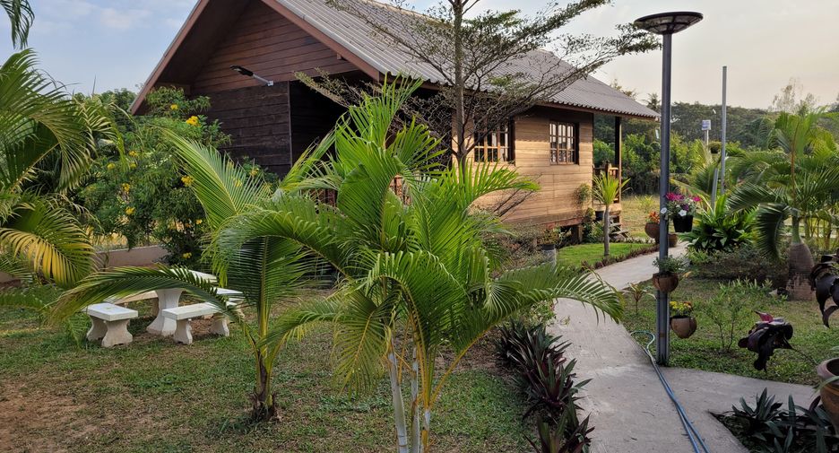 For sale 6 Beds hotel in Si Chiang Mai, Nong Khai