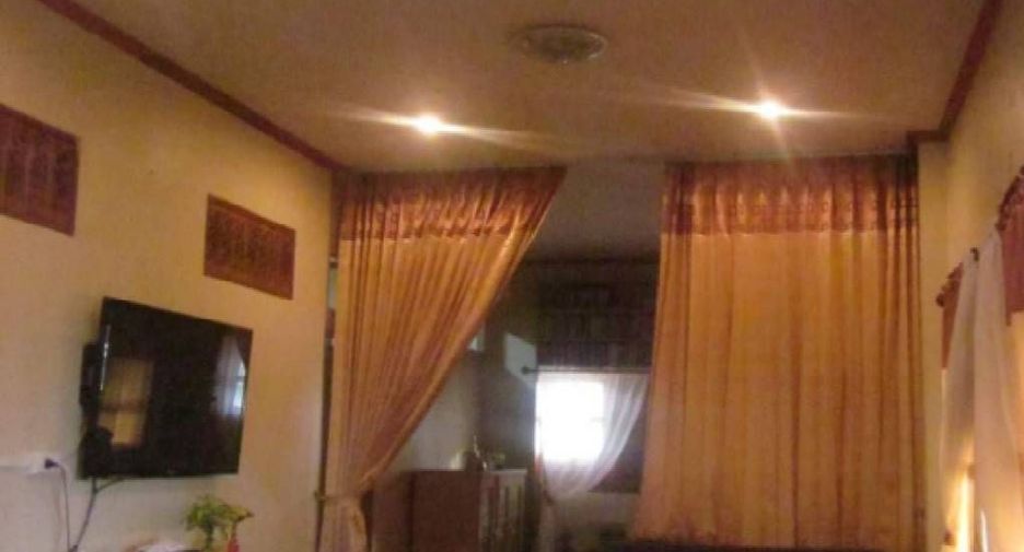 For sale 41 bed hotel in Mueang Surin, Surin