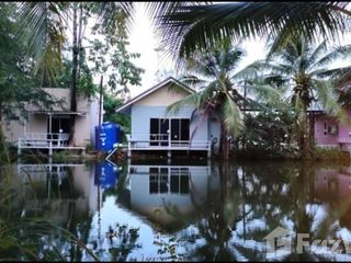 For sale 41 bed hotel in Mueang Surin, Surin