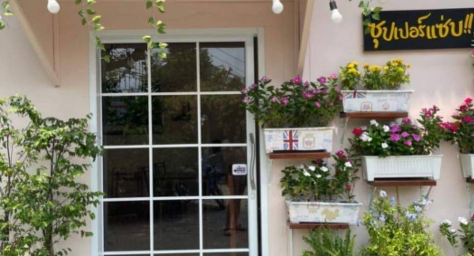 For sale 41 bed hotel in Mueang Surin, Surin