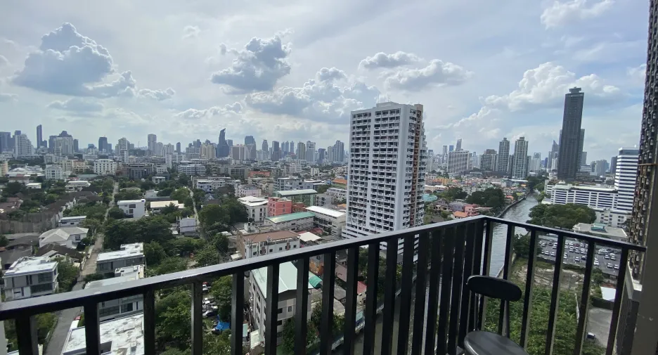 For rent 2 bed condo in Watthana, Bangkok