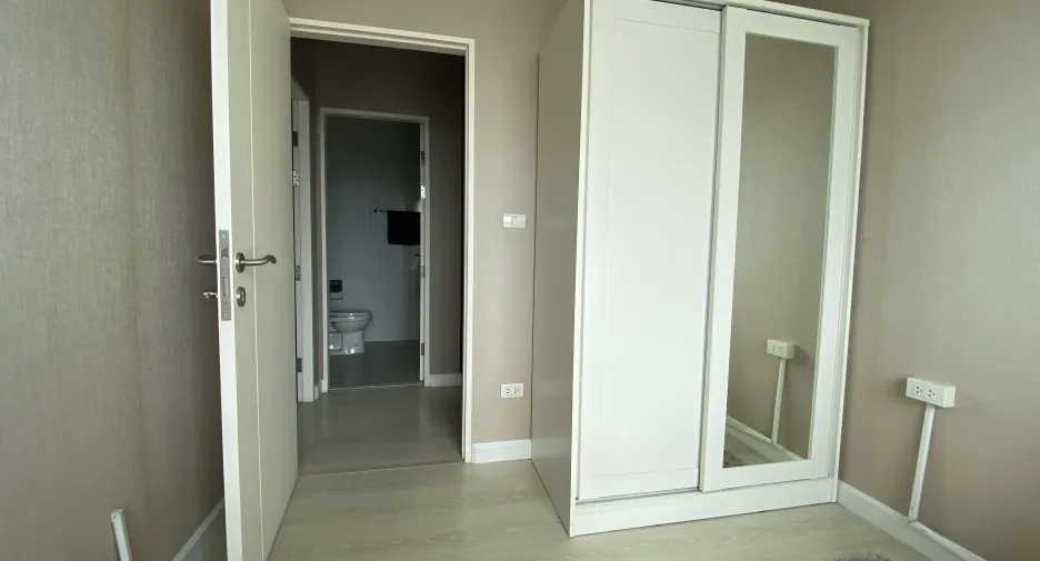 For rent 2 bed condo in Watthana, Bangkok