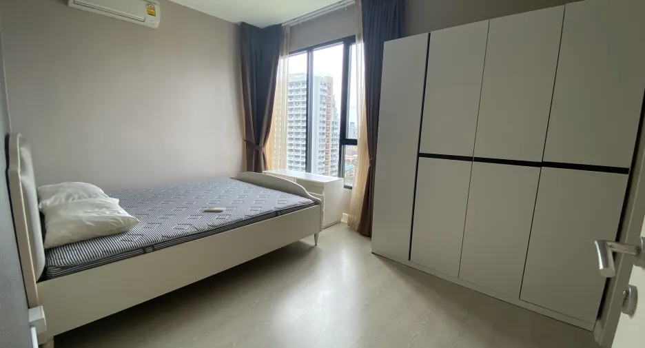 For rent 2 bed condo in Watthana, Bangkok