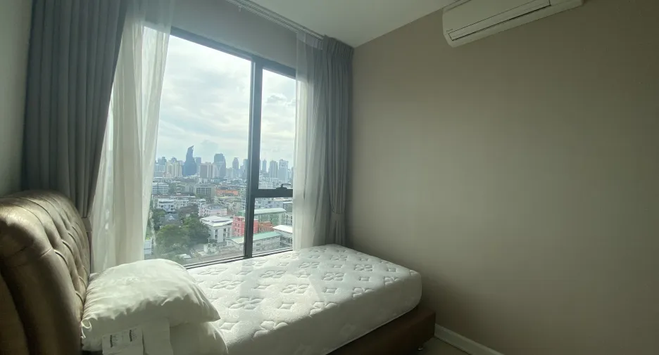 For rent 2 bed condo in Watthana, Bangkok