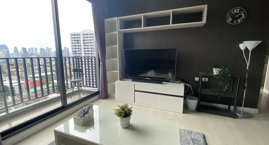 For rent 2 bed condo in Watthana, Bangkok