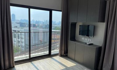 For sale 2 bed condo in Phaya Thai, Bangkok