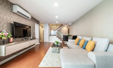 For rent 3 bed condo in Huai Khwang, Bangkok