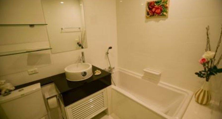 For rent 2 ベッドルーム condo in Watthana, Bangkok