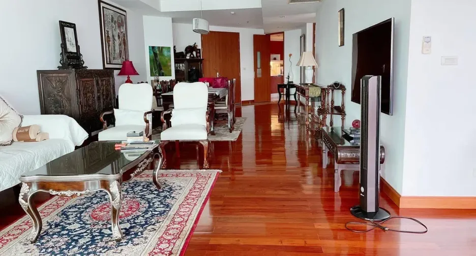 For sale 2 bed condo in Dusit, Bangkok