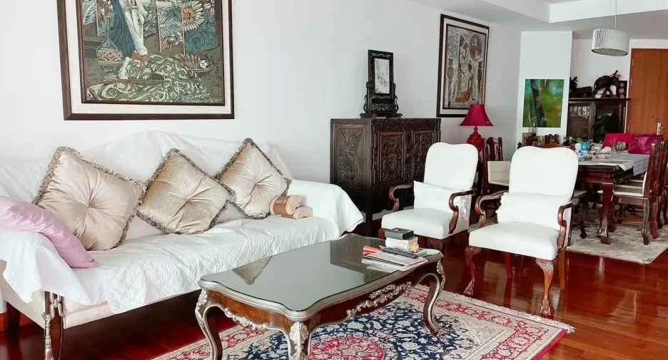 For sale 2 bed condo in Dusit, Bangkok