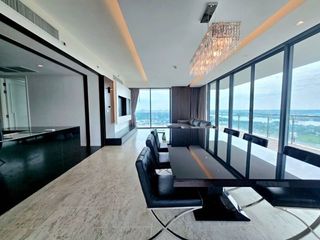 For rent 3 bed condo in Yan Nawa, Bangkok