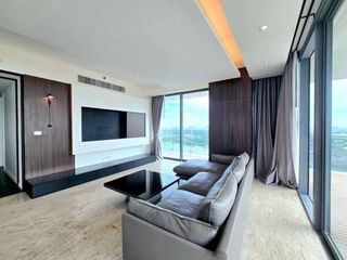 For rent 3 bed condo in Yan Nawa, Bangkok