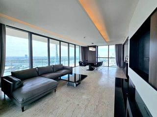 For rent 3 bed condo in Yan Nawa, Bangkok