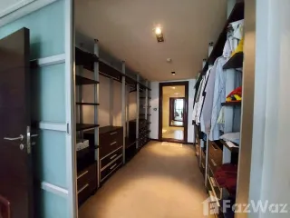 For rent 3 bed condo in Yan Nawa, Bangkok