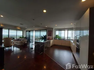 For rent 3 bed condo in Yan Nawa, Bangkok