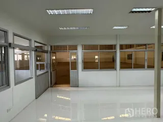 For rent warehouse in Mueang Samut Prakan, Samut Prakan