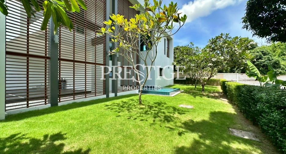 For sale 4 bedrooms house in Sattahip, Chonburi