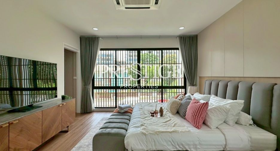 For sale 4 bedrooms house in Sattahip, Chonburi