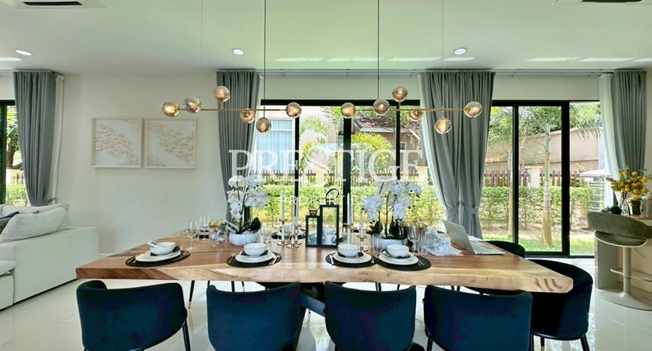 For sale 4 bedrooms house in Sattahip, Chonburi