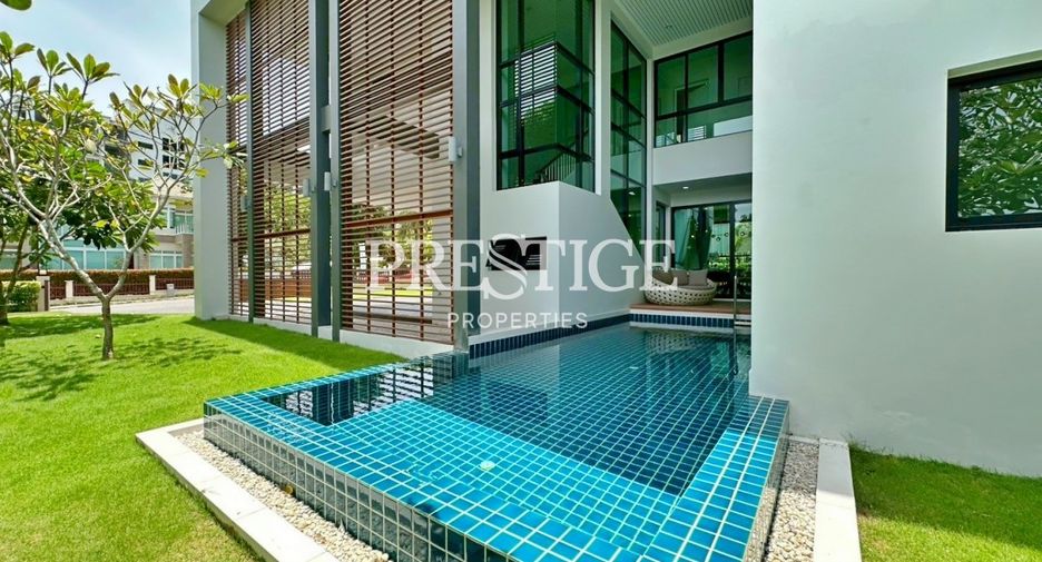 For sale 4 bedrooms house in Sattahip, Chonburi