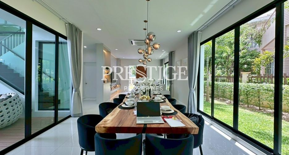 For sale 4 bedrooms house in Sattahip, Chonburi