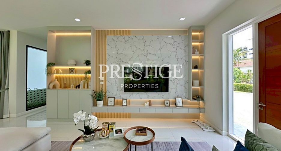 For sale 4 bedrooms house in Sattahip, Chonburi