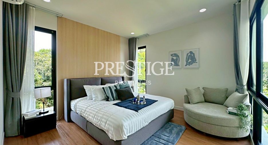 For sale 4 bedrooms house in Sattahip, Chonburi