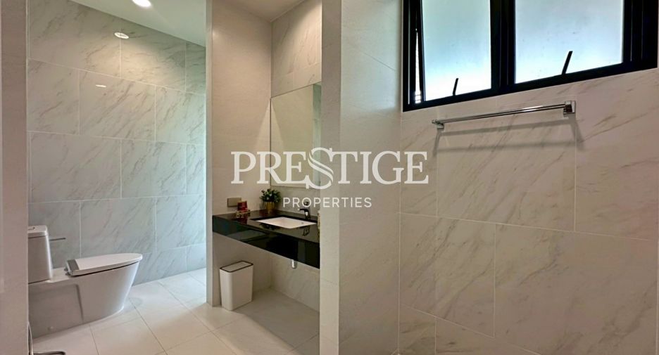 For sale 4 bedrooms house in Sattahip, Chonburi