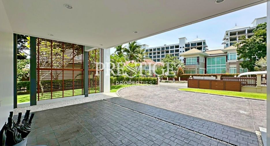 For sale 4 bedrooms house in Sattahip, Chonburi