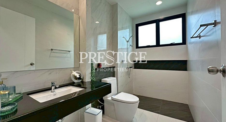 For sale 4 bedrooms house in Sattahip, Chonburi