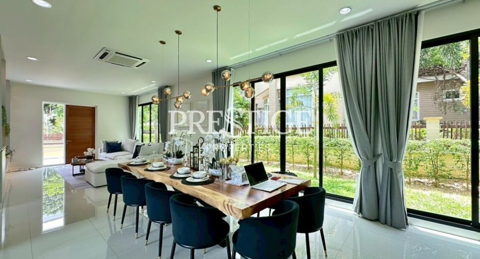 For sale 4 bedrooms house in Sattahip, Chonburi