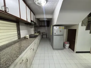For sale 10 bed townhouse in Khlong Toei, Bangkok