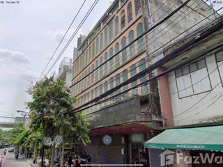 For sale 6 bed retail Space in Khlong San, Bangkok