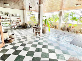 For sale 6 bed retail Space in Khlong San, Bangkok