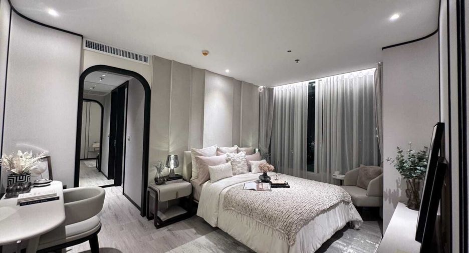 For sale 3 bed condo in Dusit, Bangkok