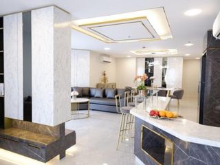 For sale 4 Beds condo in Huai Khwang, Bangkok