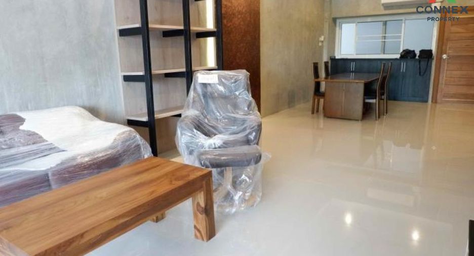 For sale 3 Beds condo in Khlong Toei, Bangkok