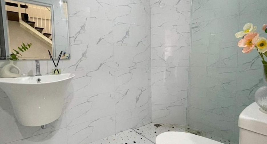 For sale 4 Beds townhouse in Mueang Nonthaburi, Nonthaburi