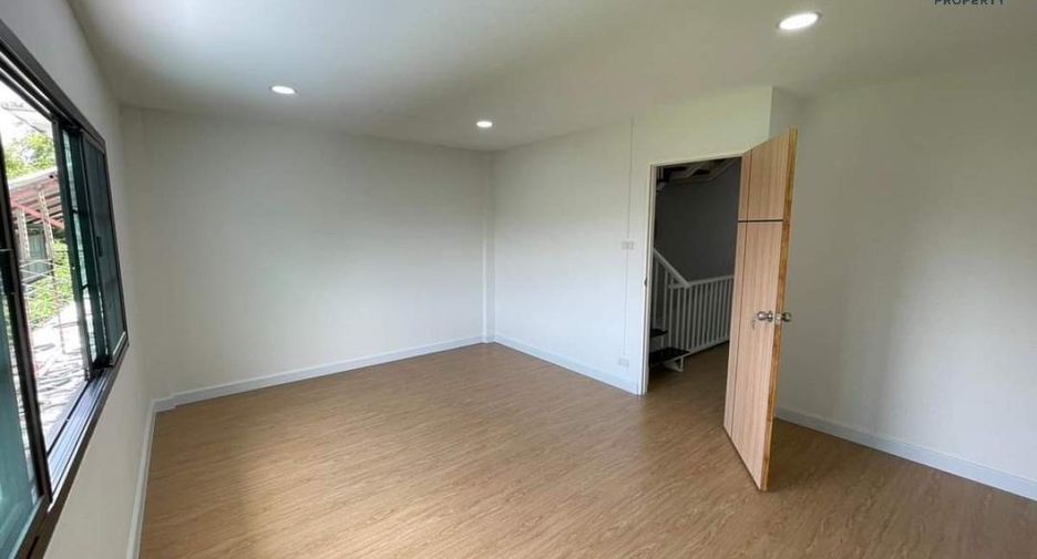 For sale 4 Beds townhouse in Mueang Nonthaburi, Nonthaburi