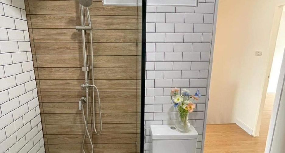 For sale 4 Beds townhouse in Mueang Nonthaburi, Nonthaburi