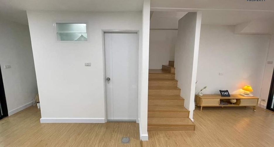 For sale 4 Beds townhouse in Mueang Nonthaburi, Nonthaburi