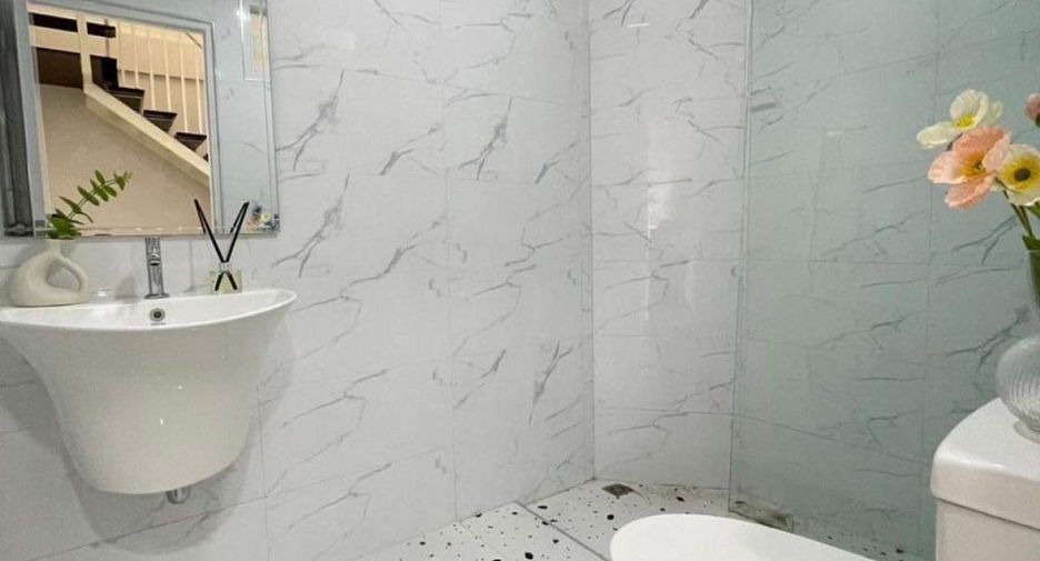 For sale 4 Beds townhouse in Mueang Nonthaburi, Nonthaburi