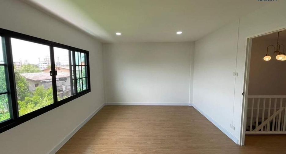 For sale 4 Beds townhouse in Mueang Nonthaburi, Nonthaburi