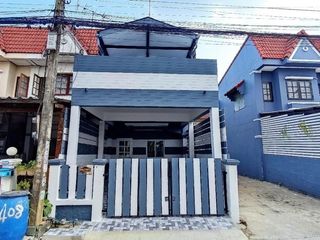 For sale 2 bed townhouse in Lam Luk Ka, Pathum Thani