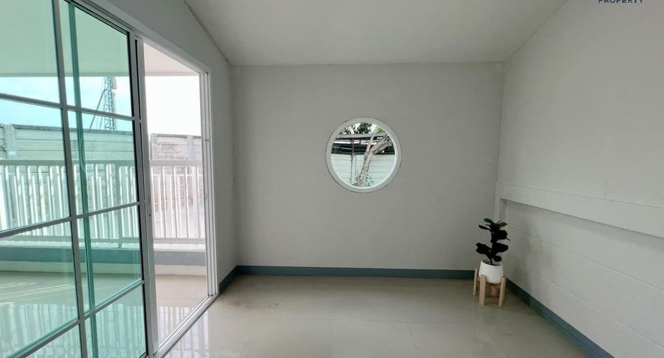 For sale 5 bed townhouse in Mueang Samut Sakhon, Samut Sakhon