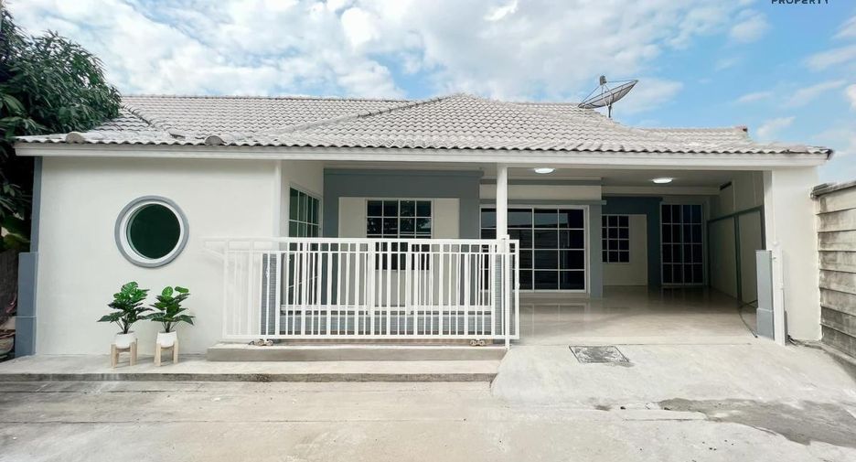 For sale 5 bed townhouse in Mueang Samut Sakhon, Samut Sakhon